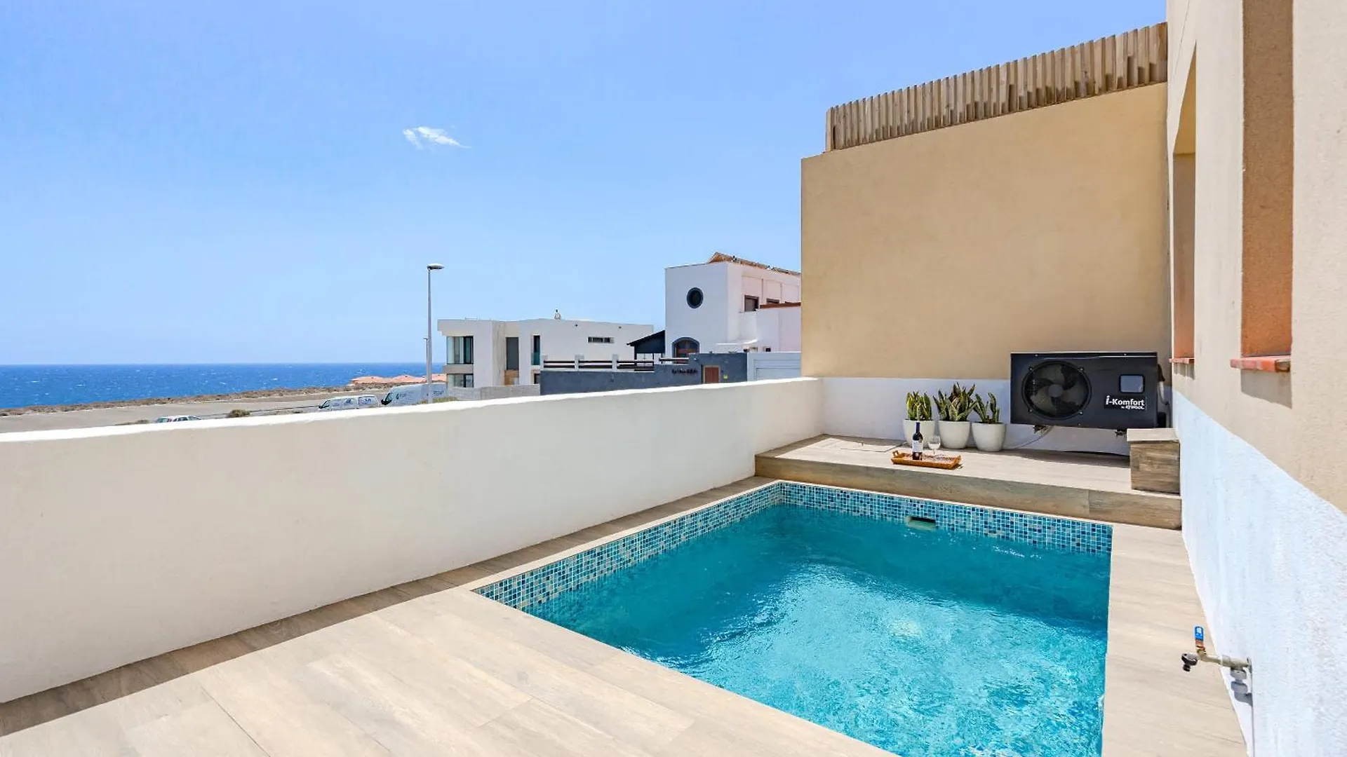 Medano Seaside Villa, Jacuzzi & Pool El Médano